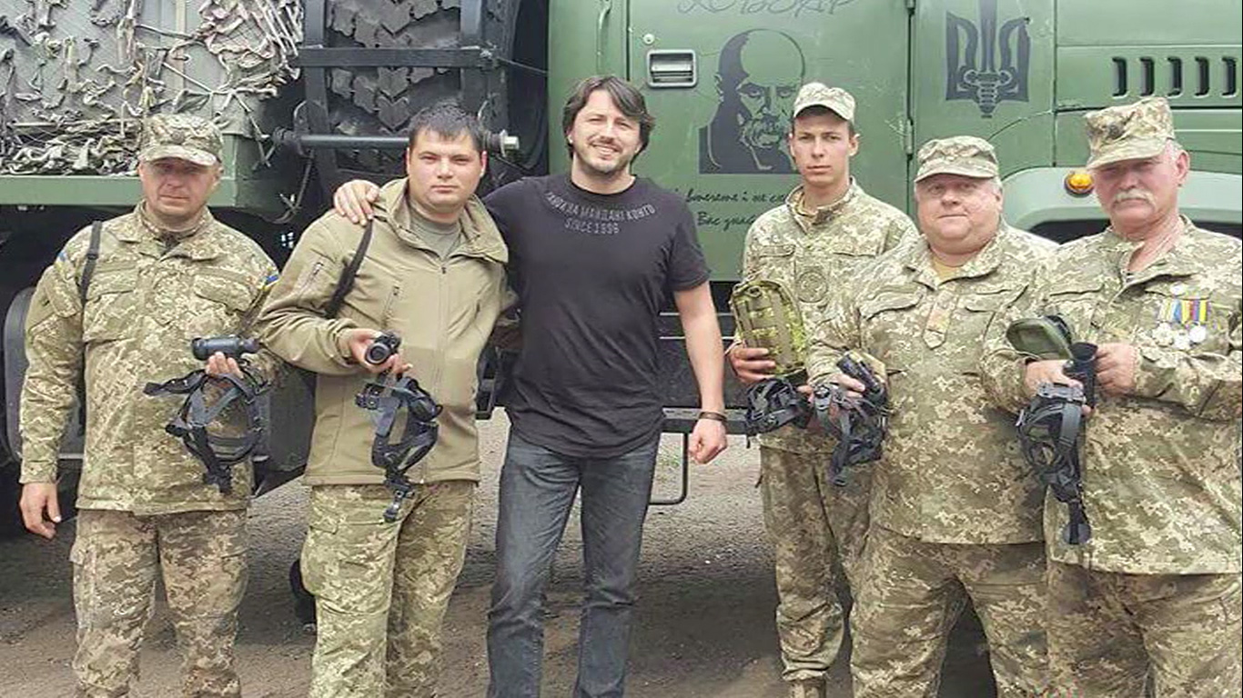Друзья Сергея Притулы: "Он собрал больше миллиона долларов на АТО и не раз попадал под обстрел"